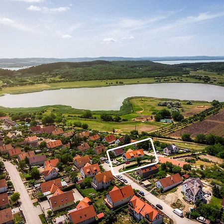Pilger Apartments Тихань Екстер'єр фото