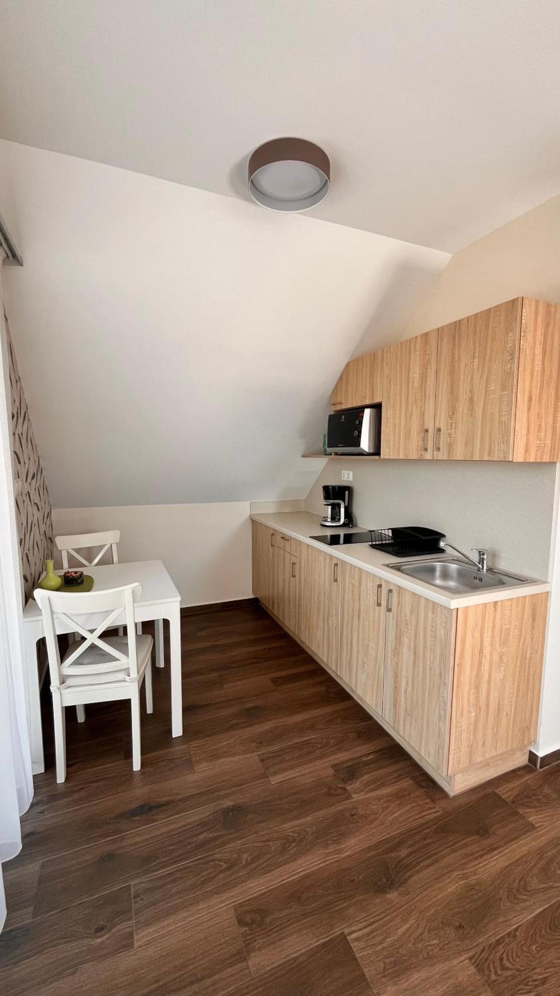 Pilger Apartments Тихань Екстер'єр фото