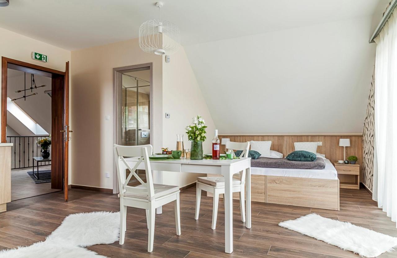 Pilger Apartments Тихань Екстер'єр фото