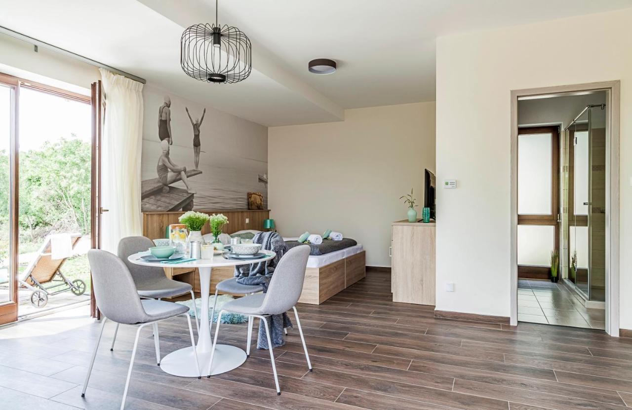 Pilger Apartments Тихань Екстер'єр фото