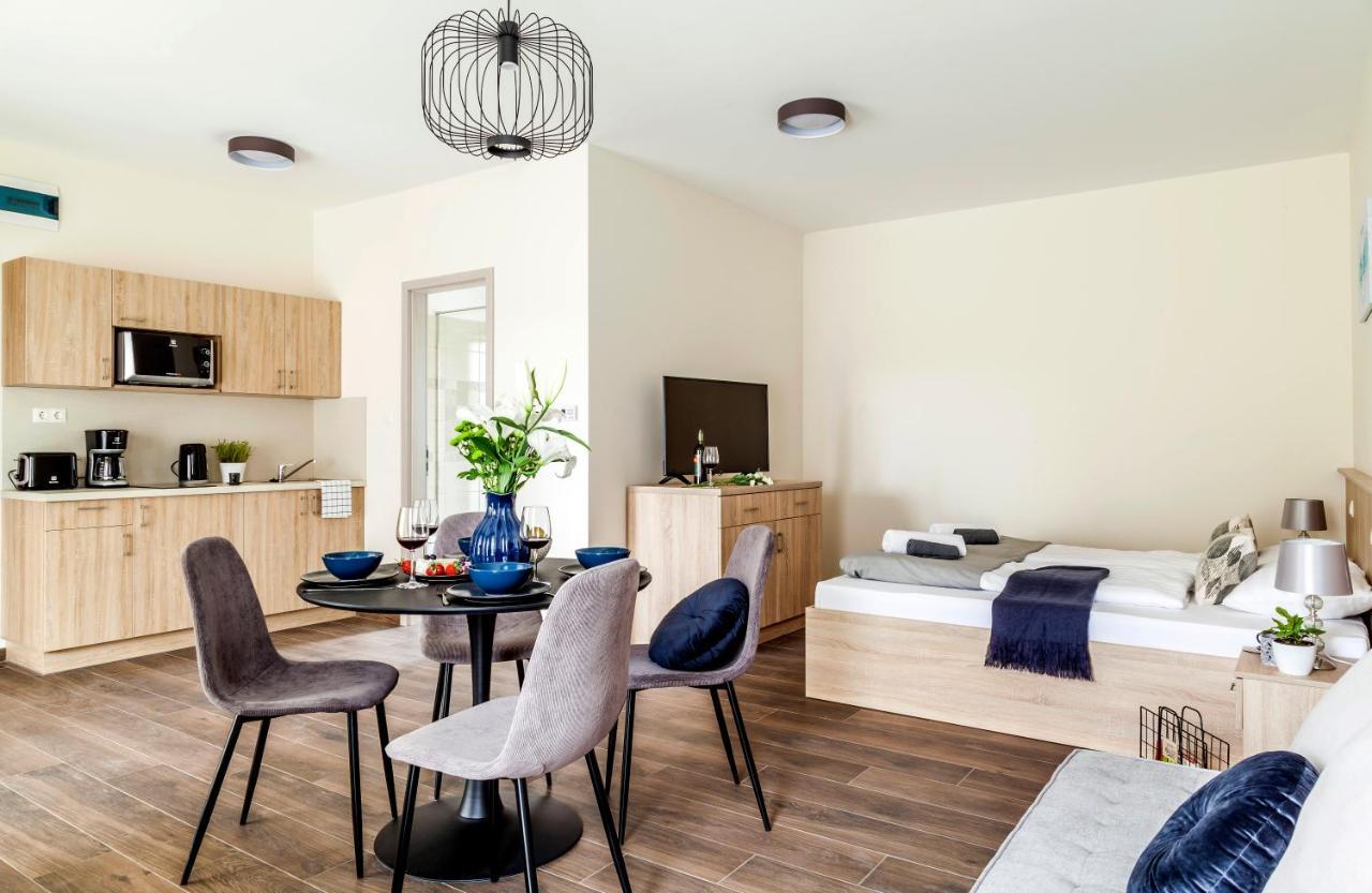 Pilger Apartments Тихань Екстер'єр фото