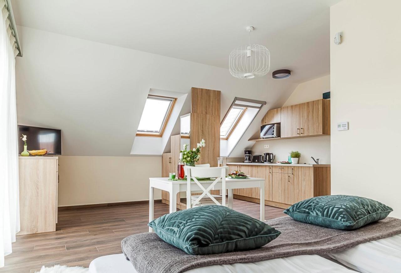 Pilger Apartments Тихань Екстер'єр фото